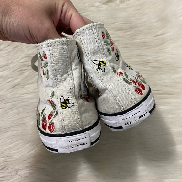 Converse White Strawberry Embroidered Berries and Bees High Top Sneakers - Picture 9 of 16